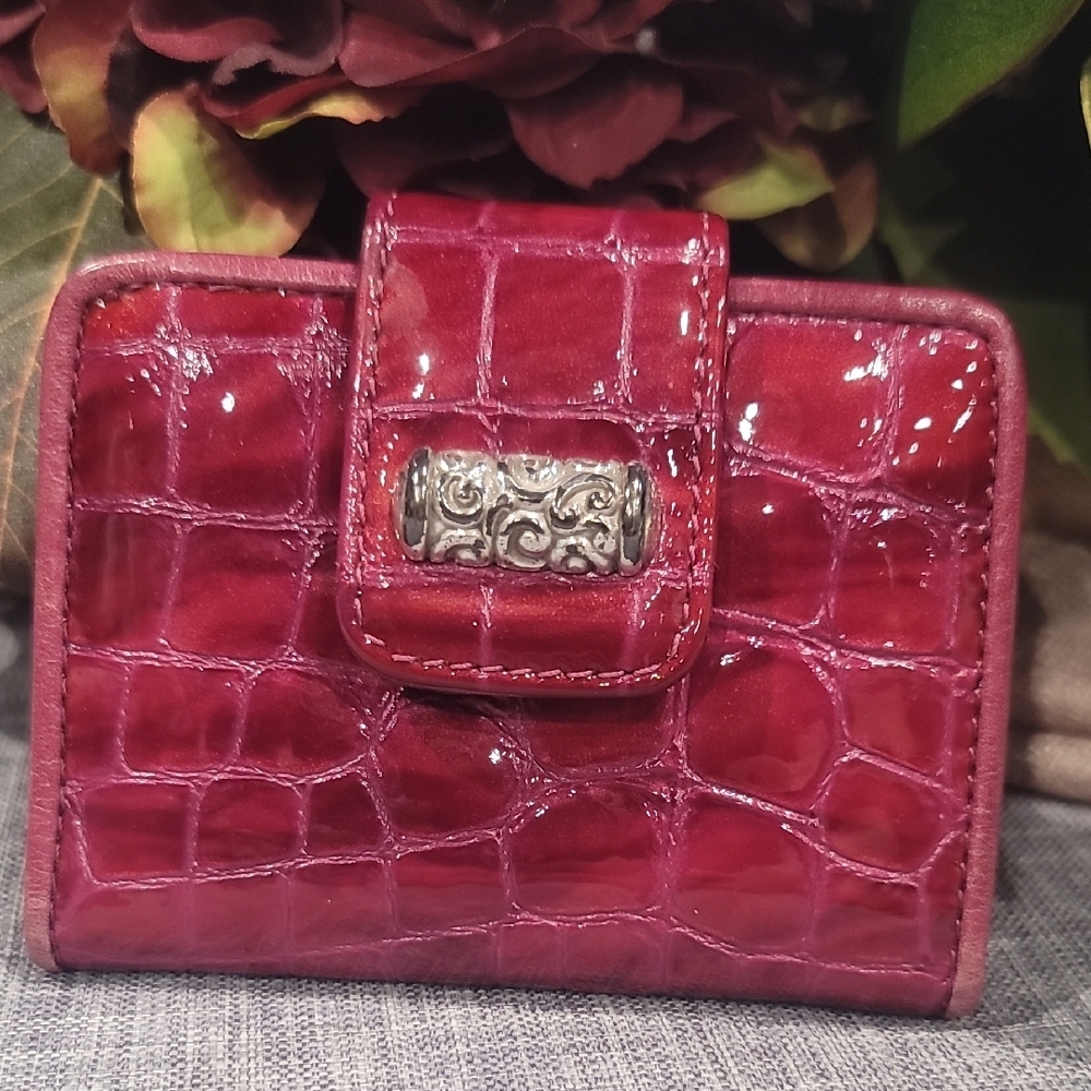 BRIGHTON Elegant Burgundy Crocodile-Embossed Women's Wallet